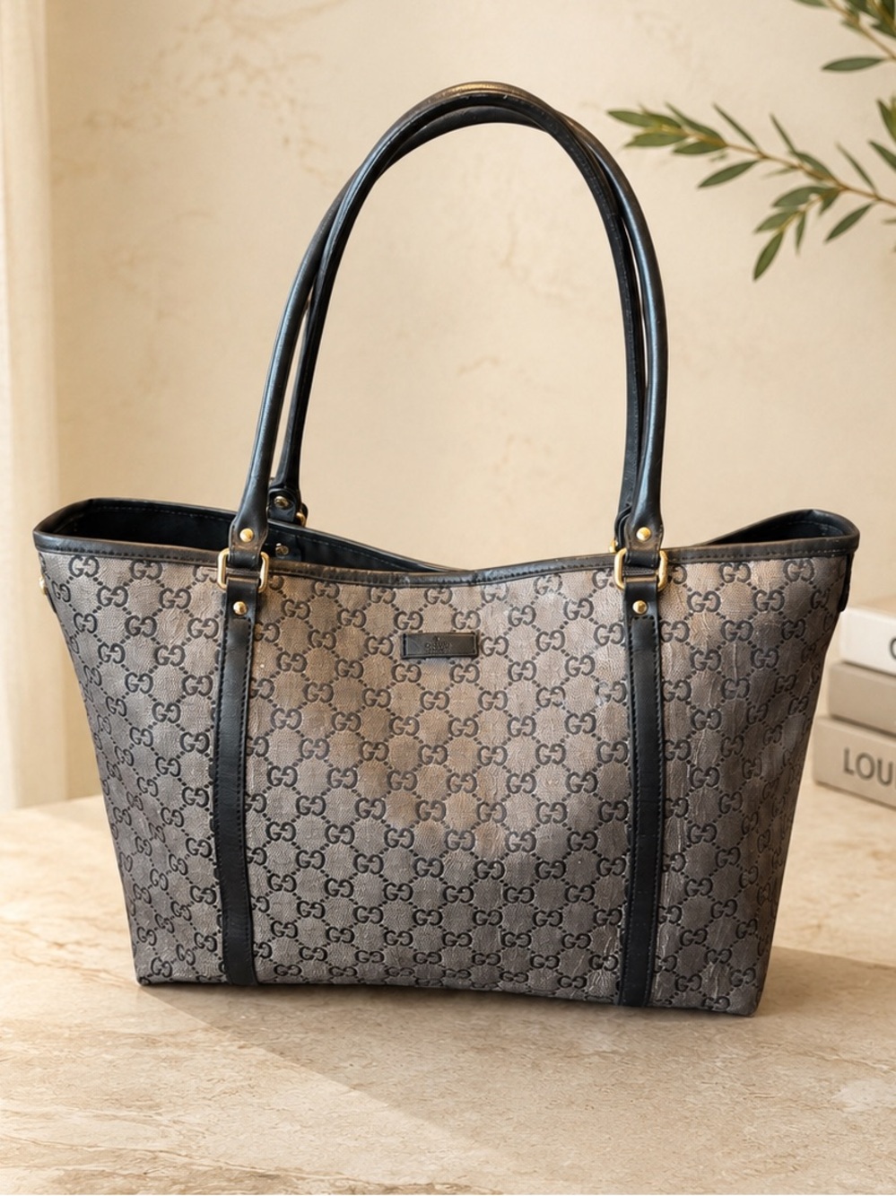 Authentic Gucci GG Crystal Tote Bag – Navy/ Silver Monogram Canvas w/ COA - Picture 2 of 15